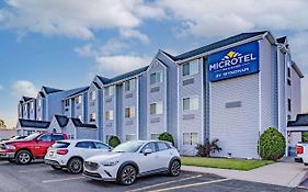 Microtel Plattsburgh